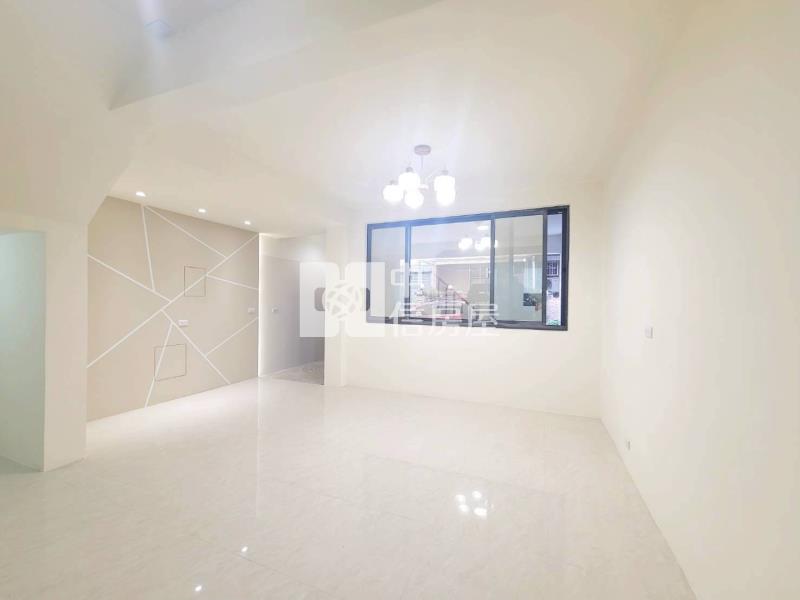 中壢龍川街透天房屋室內格局與周邊環境