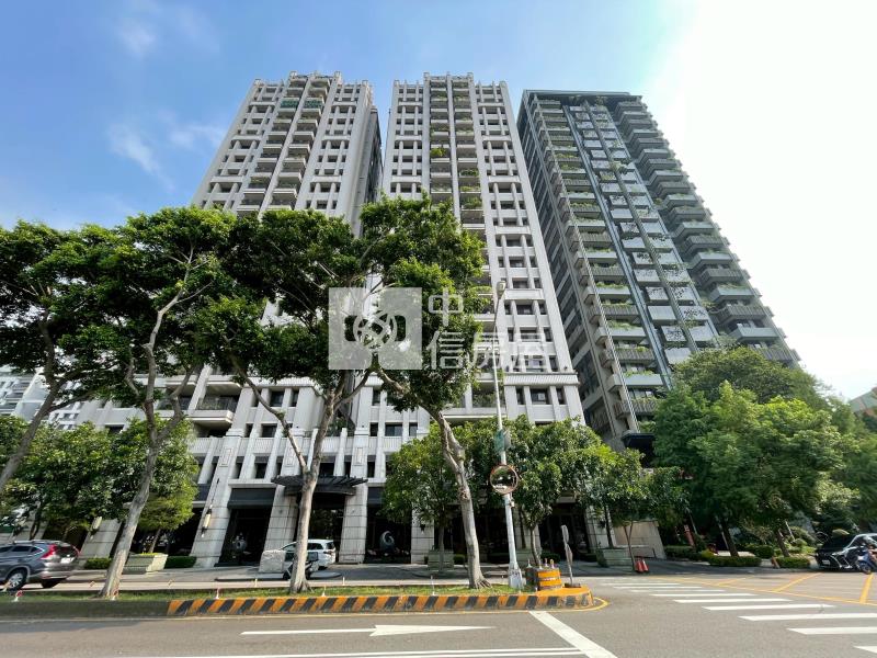 11期順天敦凰精裝四房四平車房屋室內格局與周邊環境
