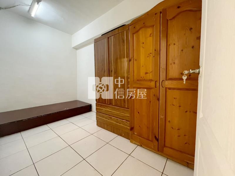 中華夜市低總價電梯美兩房房屋室內格局與周邊環境