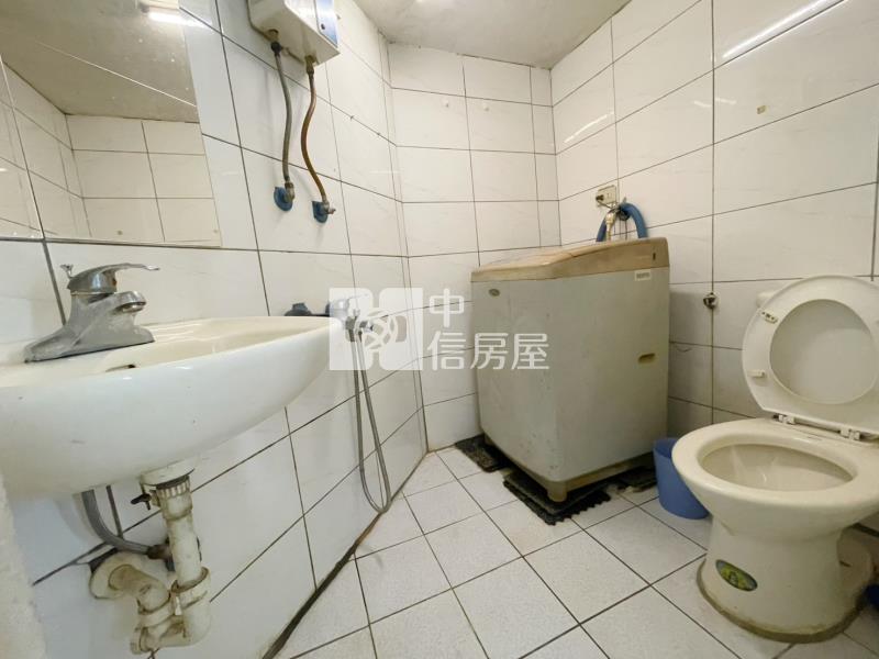 中華夜市低總價電梯美兩房房屋室內格局與周邊環境