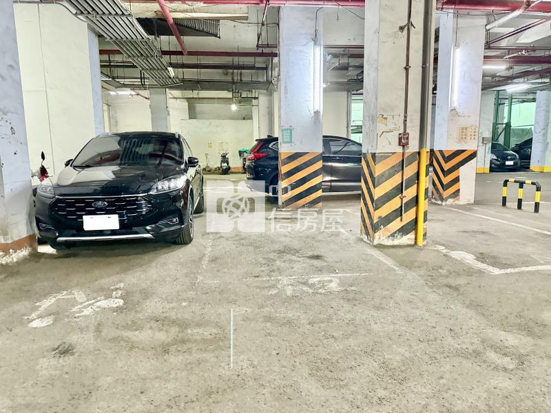松竹商圈全室重新裝潢三房平車房屋室內格局與周邊環境
