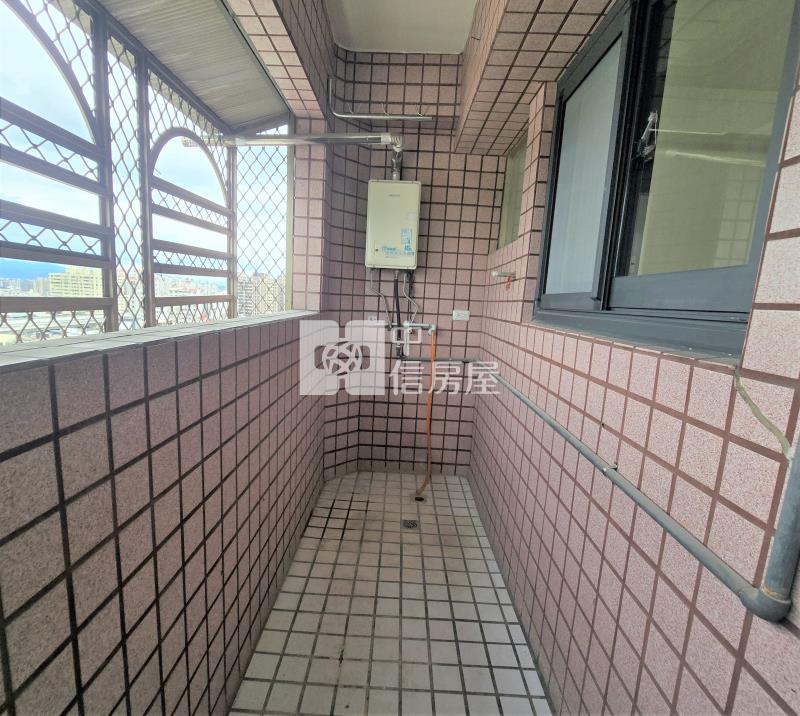 太宇尊爵三房平車房屋室內格局與周邊環境