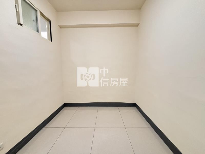 中興商圈*前庭後院*精裝一樓房屋室內格局與周邊環境
