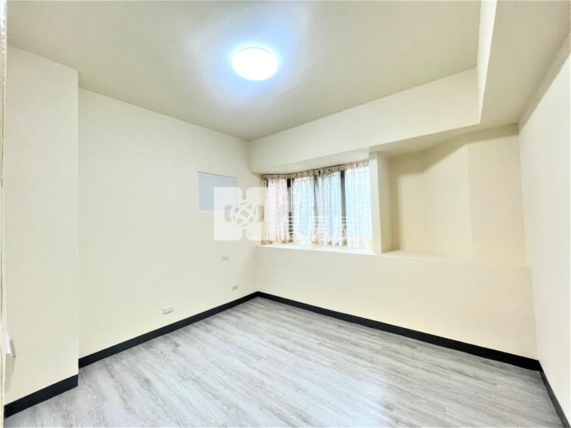 崇德商圈華廈1樓加車位房屋室內格局與周邊環境