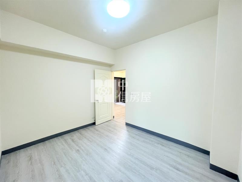 崇德商圈華廈1樓加車位房屋室內格局與周邊環境