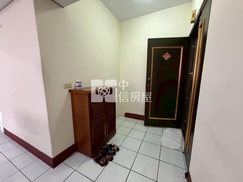 員林市中心大同學區大坪數松柏雙子星華廈房屋室內格局與周邊環境