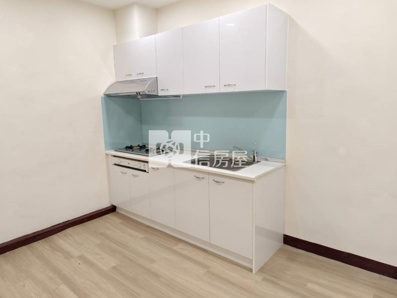 一中商圈旁電梯全新裝潢三房美屋(觀光大樓)房屋室內格局與周邊環境