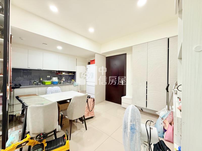 東區精裝大三房平車戶,出價談!房屋室內格局與周邊環境