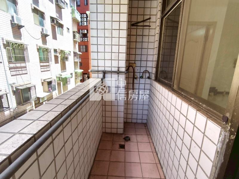 忠福商圈電梯陽光2+1房房屋室內格局與周邊環境