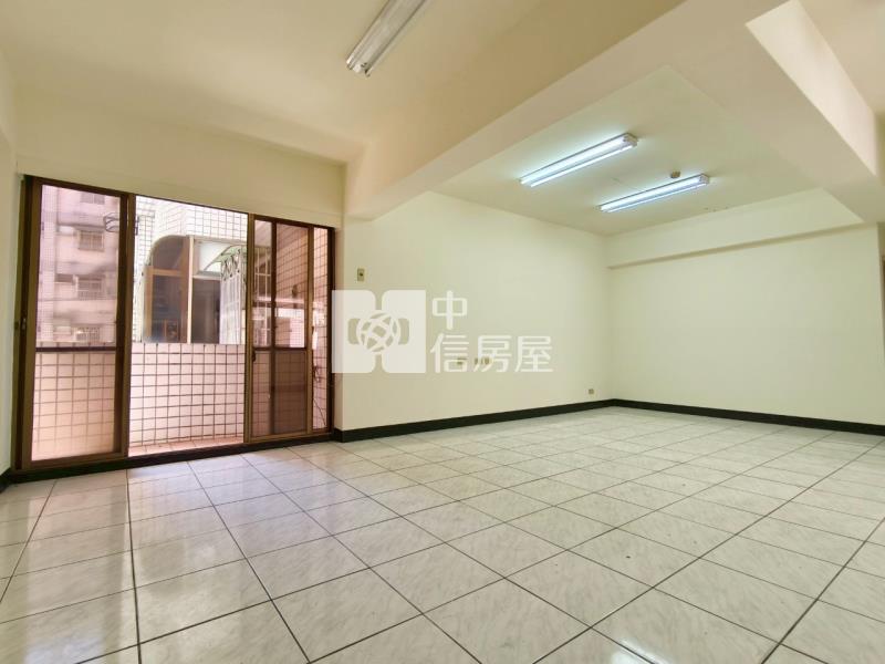 忠福商圈電梯陽光2+1房房屋室內格局與周邊環境