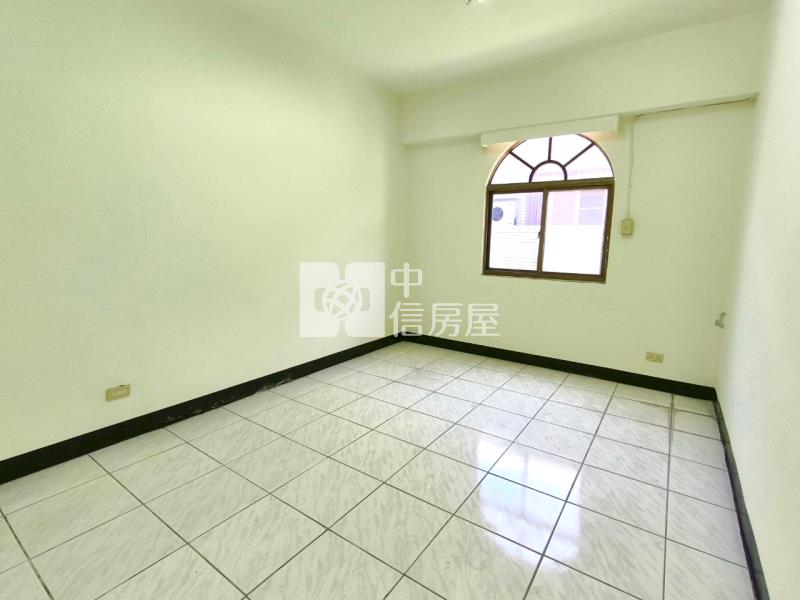 忠福商圈電梯陽光2+1房房屋室內格局與周邊環境