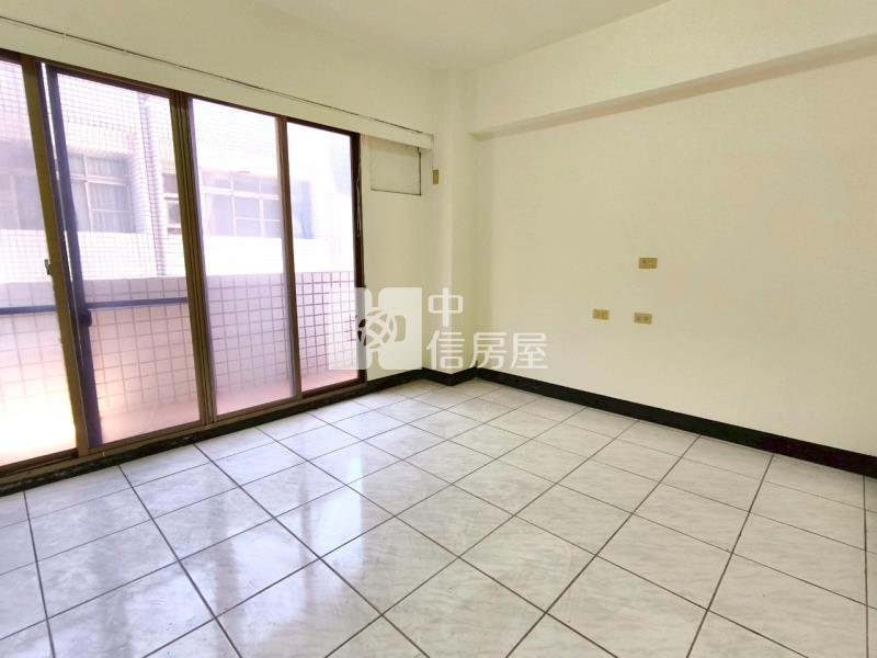 忠福商圈電梯陽光2+1房房屋室內格局與周邊環境