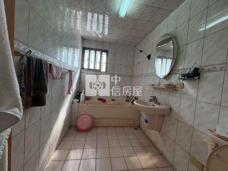 文化路尾合法農舍房屋室內格局與周邊環境