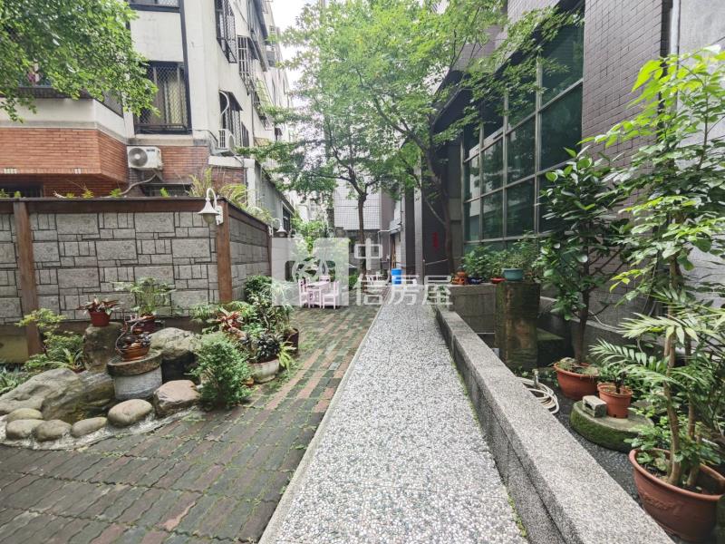 文心國小電梯大三房房屋室內格局與周邊環境
