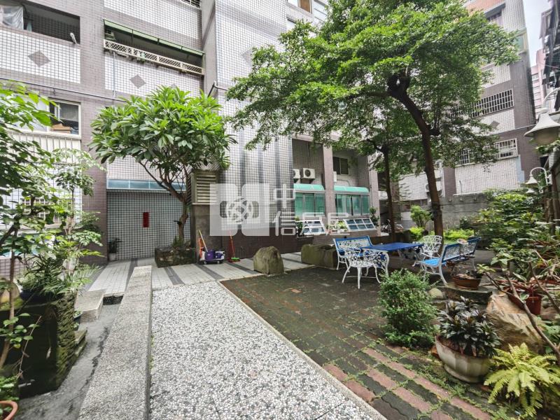 文心國小電梯大三房房屋室內格局與周邊環境