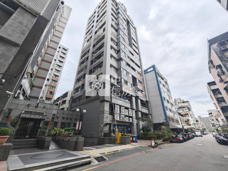 文心國小電梯大三房房屋室內格局與周邊環境
