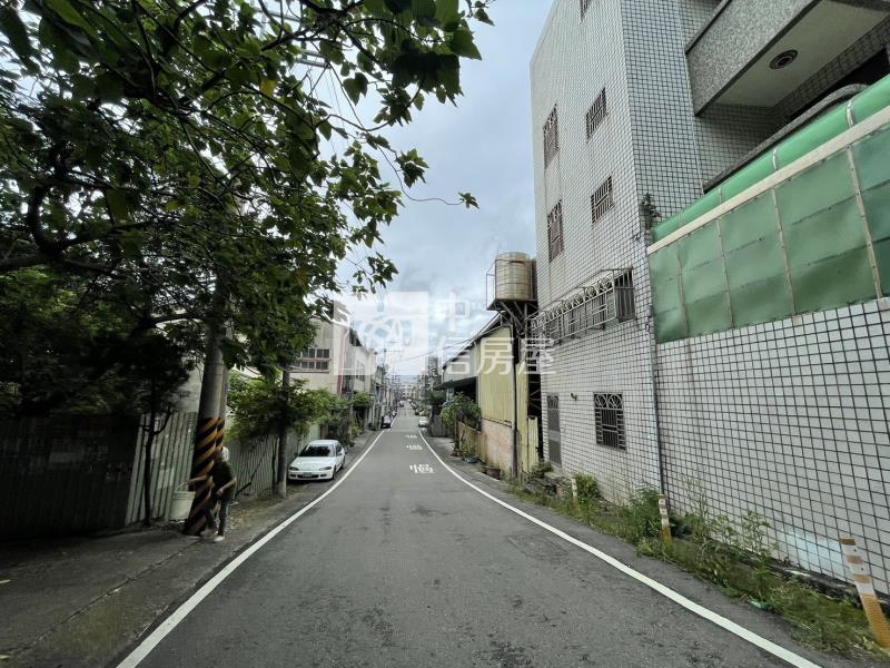 苗栗通宵都計內臨路美地房屋室內格局與周邊環境