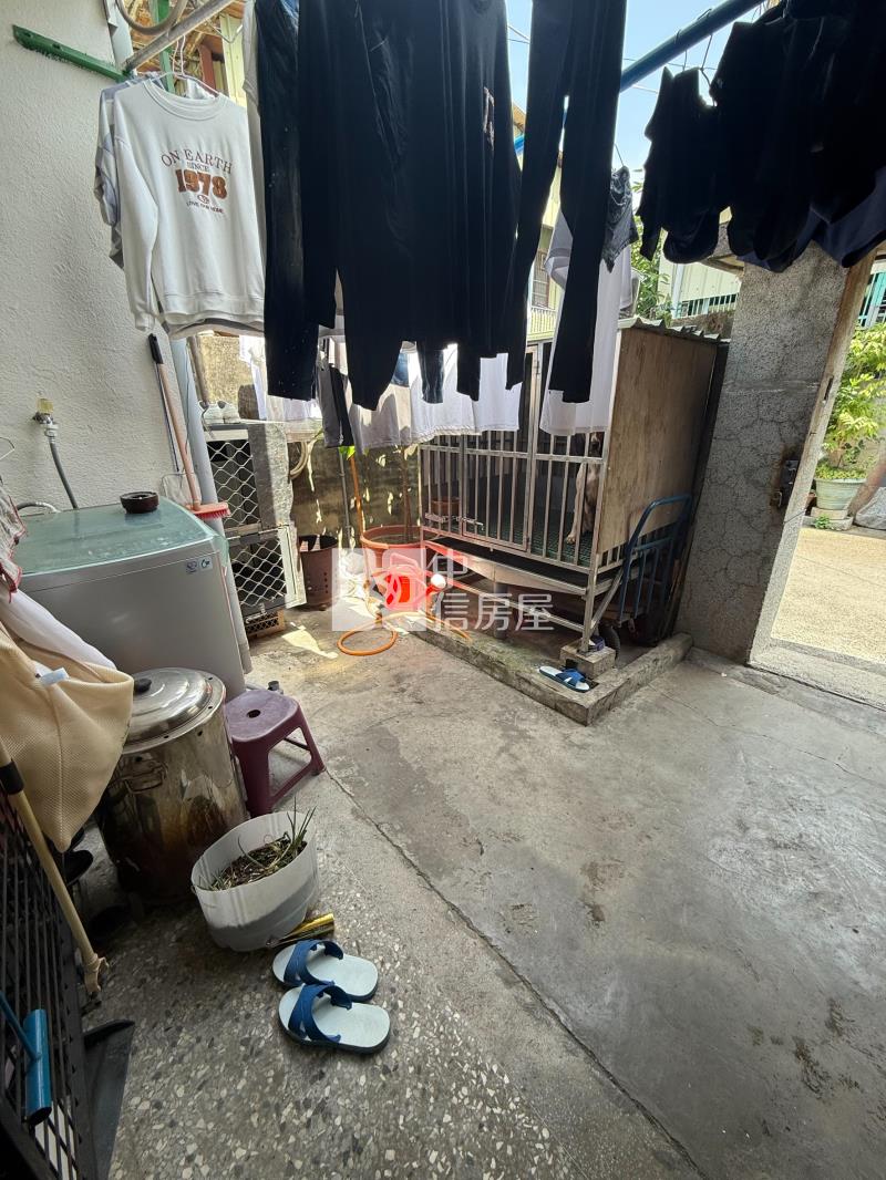 活路欠修理角間平房房屋室內格局與周邊環境