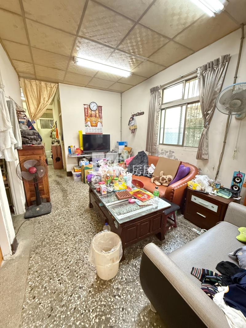 活路欠修理角間平房房屋室內格局與周邊環境