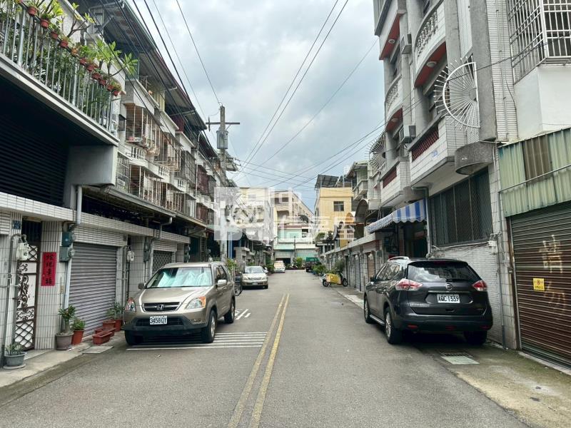 興大附中8米活路可隔孝親房車庫透天房屋室內格局與周邊環境