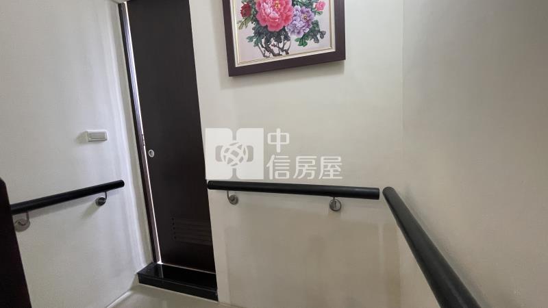 竹東仁愛棒球場輕屋齡社區別墅房屋室內格局與周邊環境