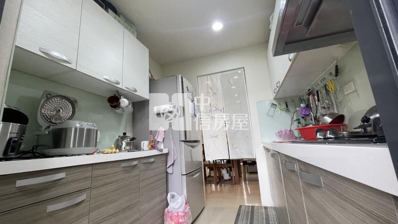 竹東仁愛棒球場輕屋齡社區別墅房屋室內格局與周邊環境