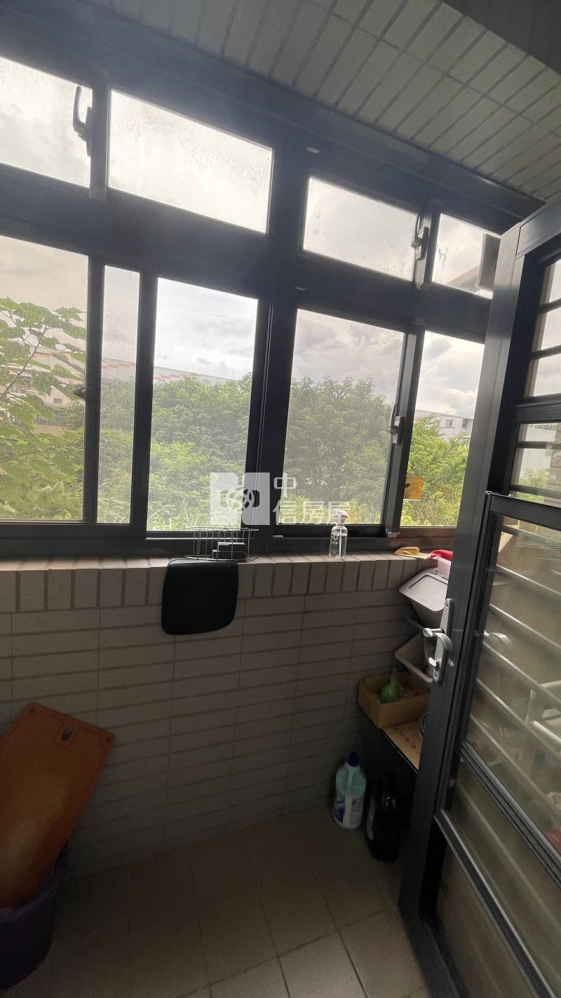 竹東仁愛棒球場輕屋齡社區別墅房屋室內格局與周邊環境