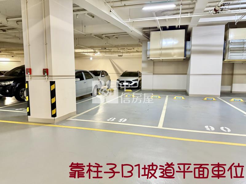 松竹捷運太原車站無敵視野百萬裝修實木烤箱綠茵豪宅雙平車房屋室內格局與周邊環境
