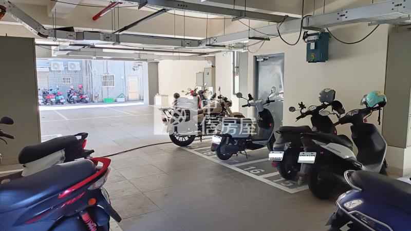 大社電梯美三房平車房屋室內格局與周邊環境