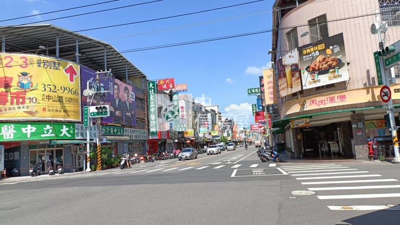大社電梯美三房平車房屋室內格局與周邊環境