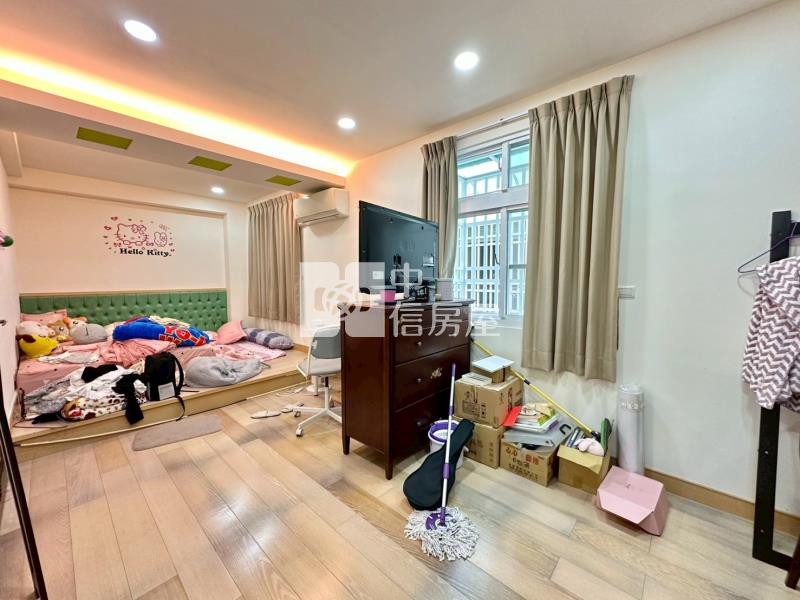 劉厝三車庫別墅房屋室內格局與周邊環境