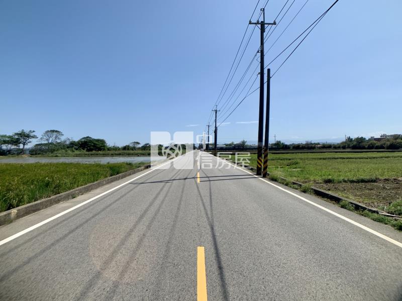 正高鐵南路前後臨路農房屋室內格局與周邊環境