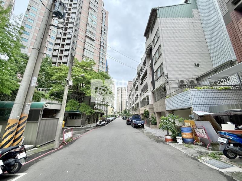 最夯民俗公園文心崇德捷運有管理員3房車位養老宅房屋室內格局與周邊環境