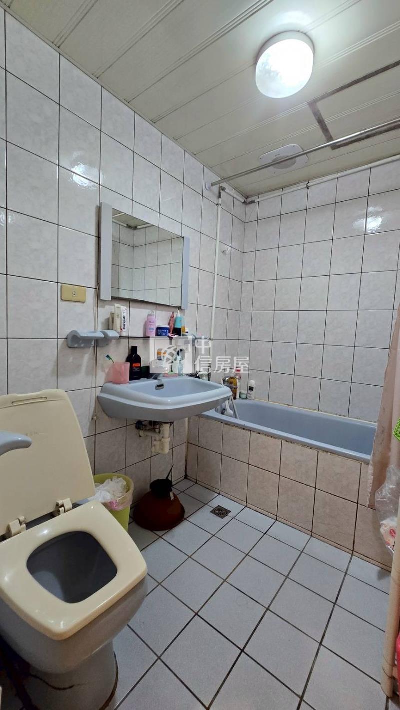 近中路.藝文特區大興敦煌溫馨四房房屋室內格局與周邊環境