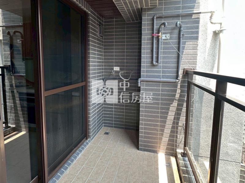 皇普莊園2房+B1平車次頂樓戶房屋室內格局與周邊環境