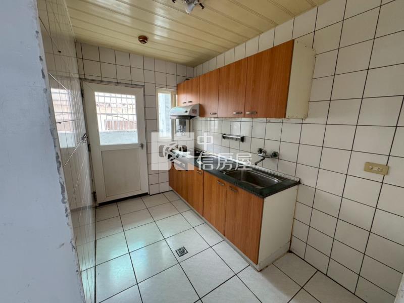 宋屋國小旁大三房美公寓房屋室內格局與周邊環境
