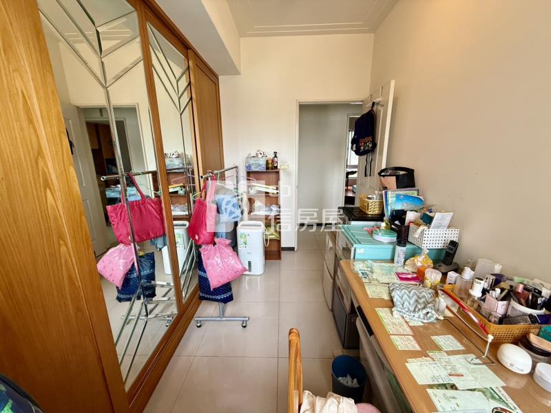 中興商圈室內32坪震後四房平車房屋室內格局與周邊環境