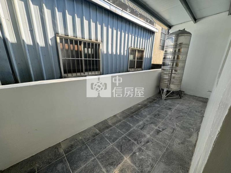近中壢體育園區前院停車美透天房屋室內格局與周邊環境