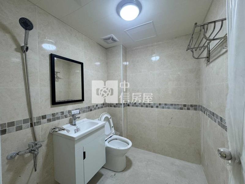 近中壢體育園區前院停車美透天房屋室內格局與周邊環境