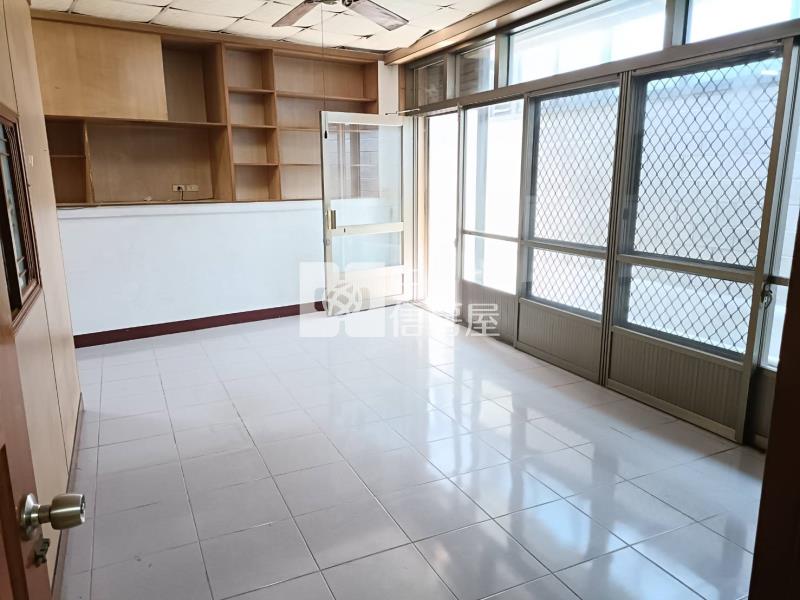 中興特區.百地坪獨棟大宅.3客廳(建物未保登)房屋室內格局與周邊環境