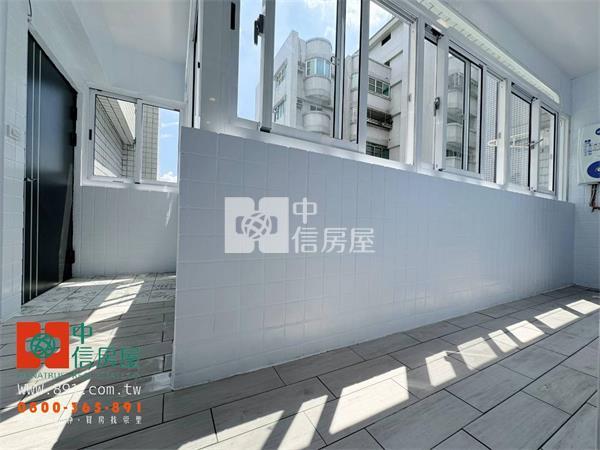 鐵馬道全新整理車位3房房屋室內格局與周邊環境