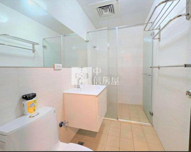 綠園道輕屋齡電梯透天房屋室內格局與周邊環境