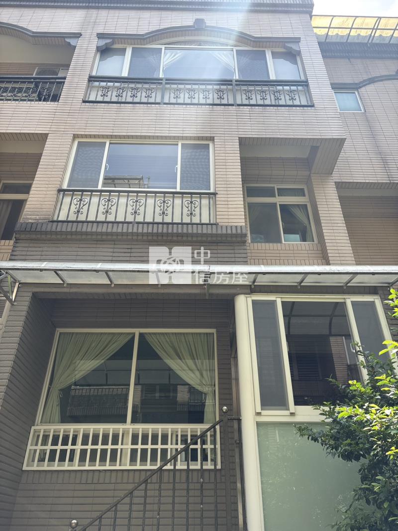 D012A華納精選透天房屋室內格局與周邊環境