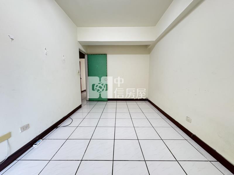 台中巨蛋旁微笑小城樓店房屋室內格局與周邊環境