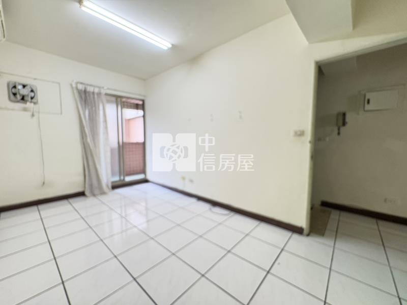 台中巨蛋旁微笑小城樓店房屋室內格局與周邊環境