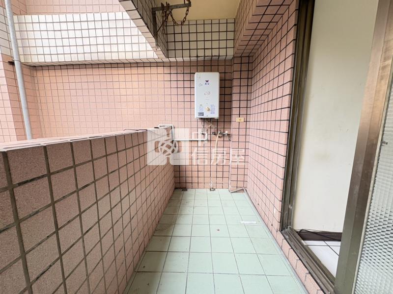 台中巨蛋旁微笑小城樓店房屋室內格局與周邊環境