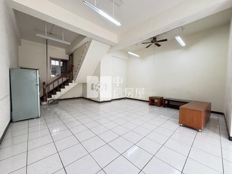 台中巨蛋旁微笑小城樓店房屋室內格局與周邊環境