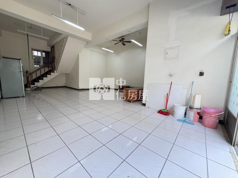 台中巨蛋旁微笑小城樓店房屋室內格局與周邊環境