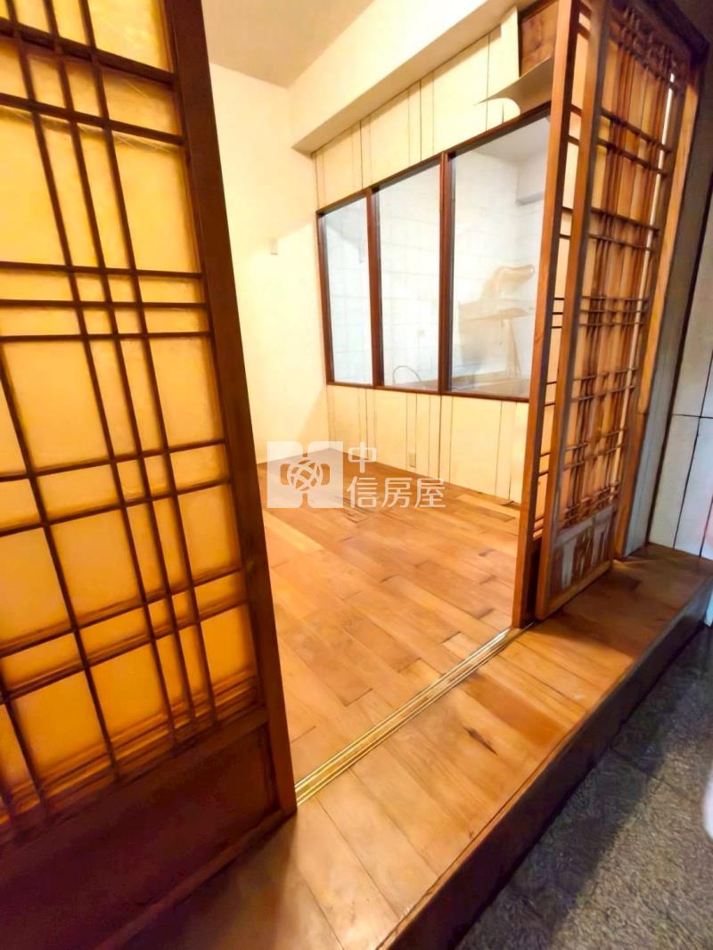 斗六榴邨十街別墅房屋室內格局與周邊環境