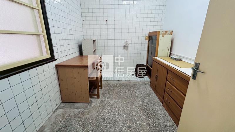 A1-21市區近公園雅致別墅房屋室內格局與周邊環境